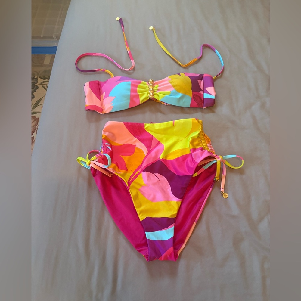 NEW Trina Turk Lilleth Molded Bandeau Top & High Waisted Bikini Bottoms Size 6